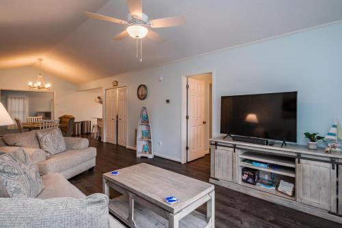 La Isla Bonita by Oak Island Accommodations - photo 36