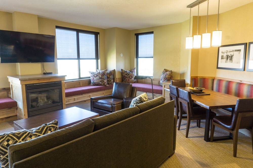 Deluxe condo in newly remodeled Grand Summit Hotel by RedAwning Save 20 on 7 Nights - photo 26