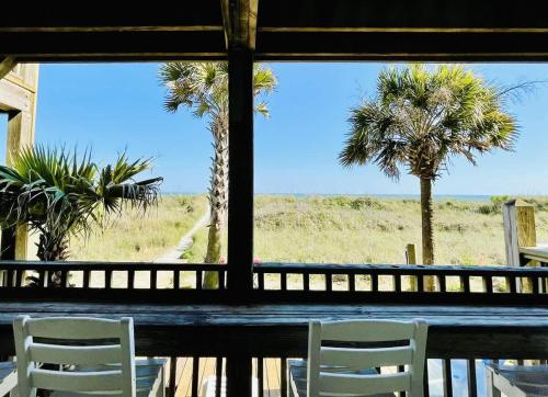 Oceanfront House On The Sand 2 Kings 4Br 4Ba 1St Floor Of Triplex Sleep 12 Pgp1 — 4-Star Luxury Hotel in Myrtle Beach, United States