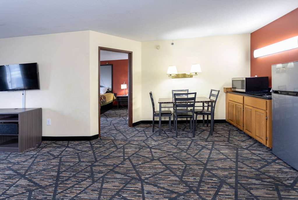 Super 8 by Wyndham Big Rapids - photo 28
