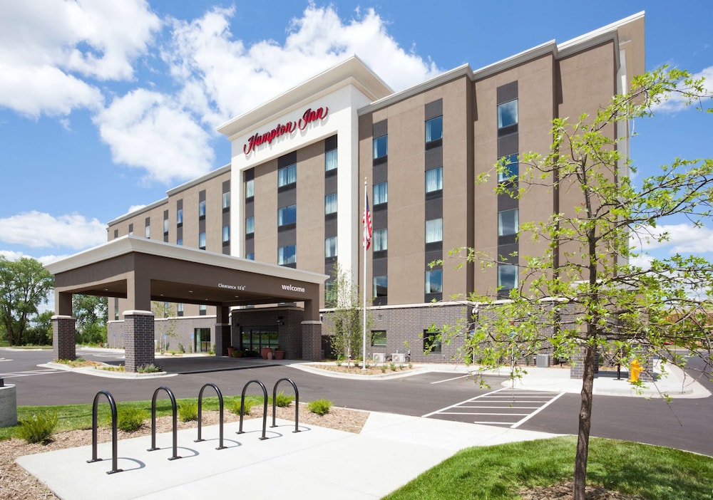 Hampton Inn Minneapolis Roseville - featured photo