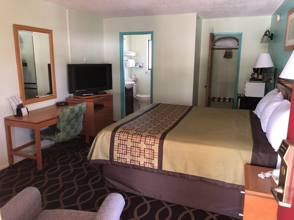 Klamath Motor Lodge - photo 26