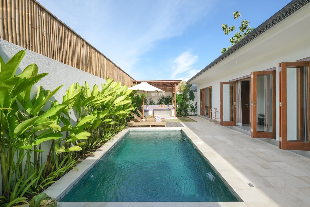 Villa Allegra Uluwatu — 4-Star Luxury Hotel in Pecatu, Indonesia