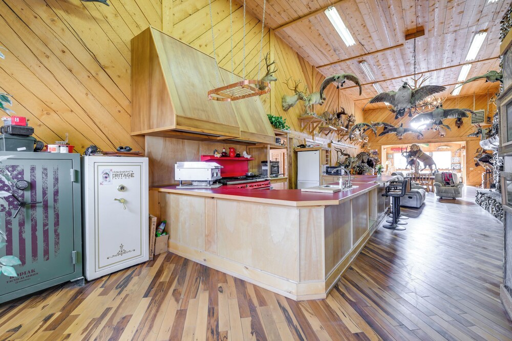 Salmon Vacation Rental w On site River Access - photo 29