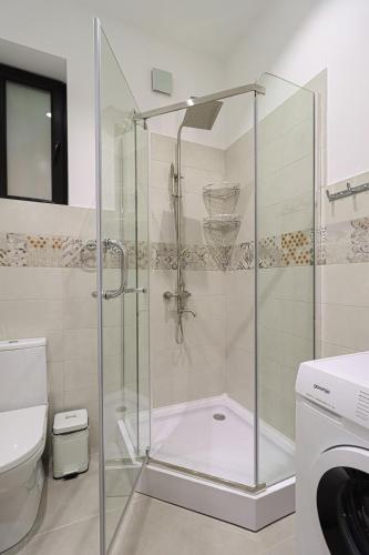 Modern 1br Apt Near Rustaveli by Wehost