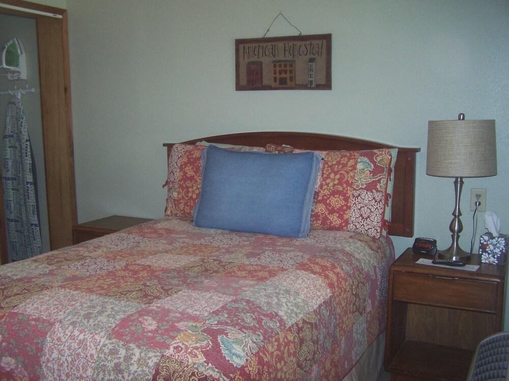 Blanco County Inn - photo 7