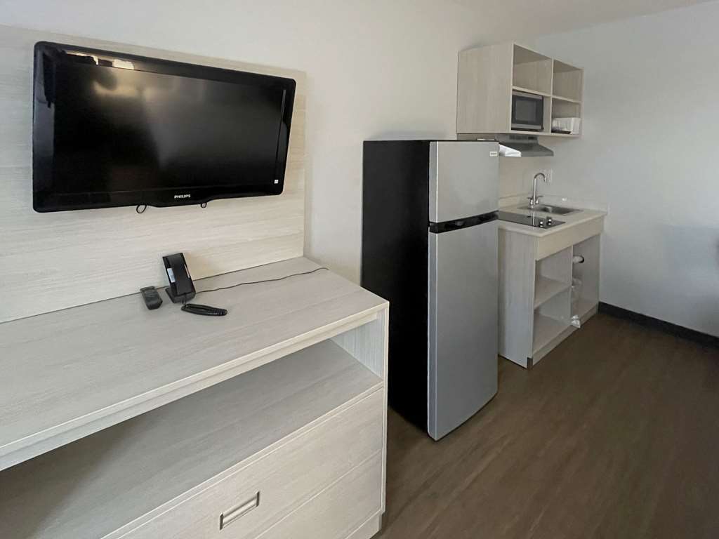Suburban Studios East Syracuse Carrier Circle - photo 9