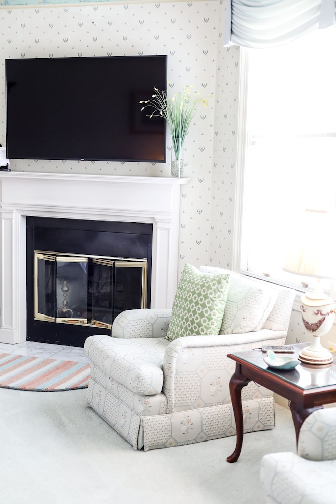 Oakmont Inn - photo 17