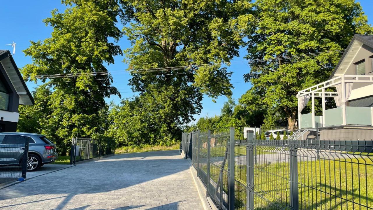 Domy Na Roztoczu Aleja Lipowa Dom H in Zwierzyniec, Poland