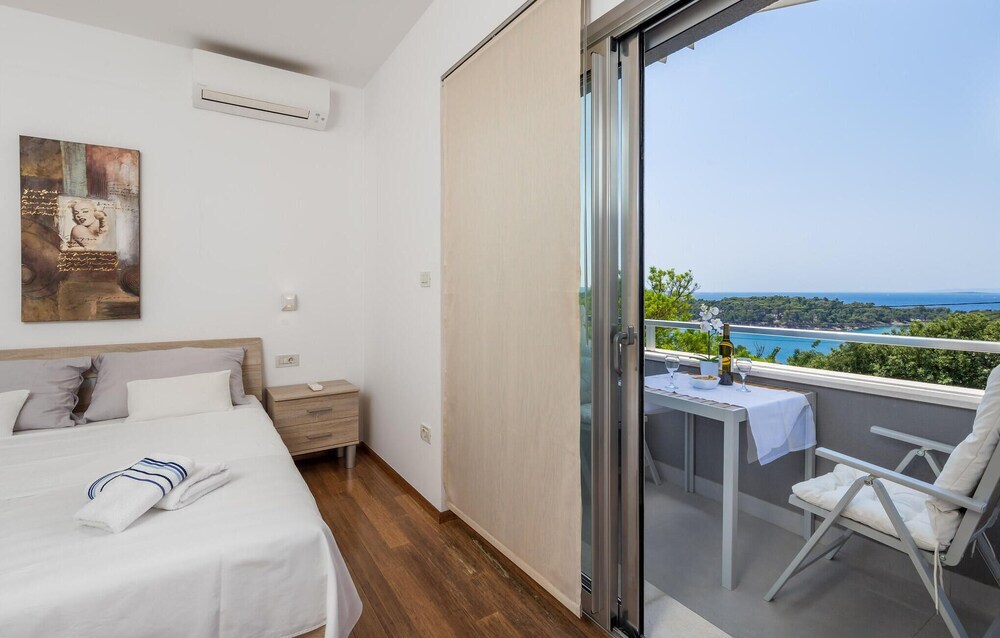 1 Bedroom Awesome Home In Rab — Rab — photo 4