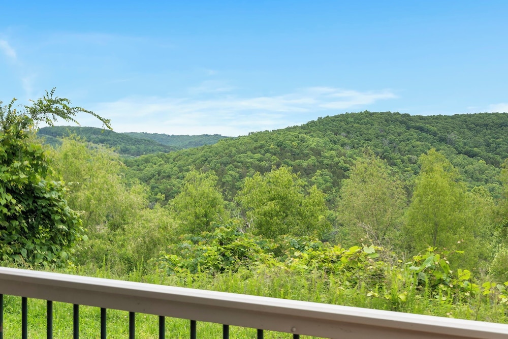 Stone Cliff Relaxation w Resort Amenities - photo 19