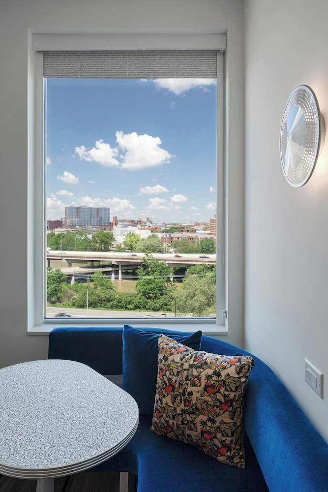 Aloft Columbus University District - photo 8