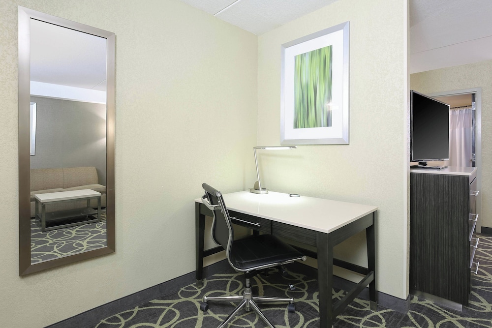 Springhill Suites Marriott Quail Springs - photo 9