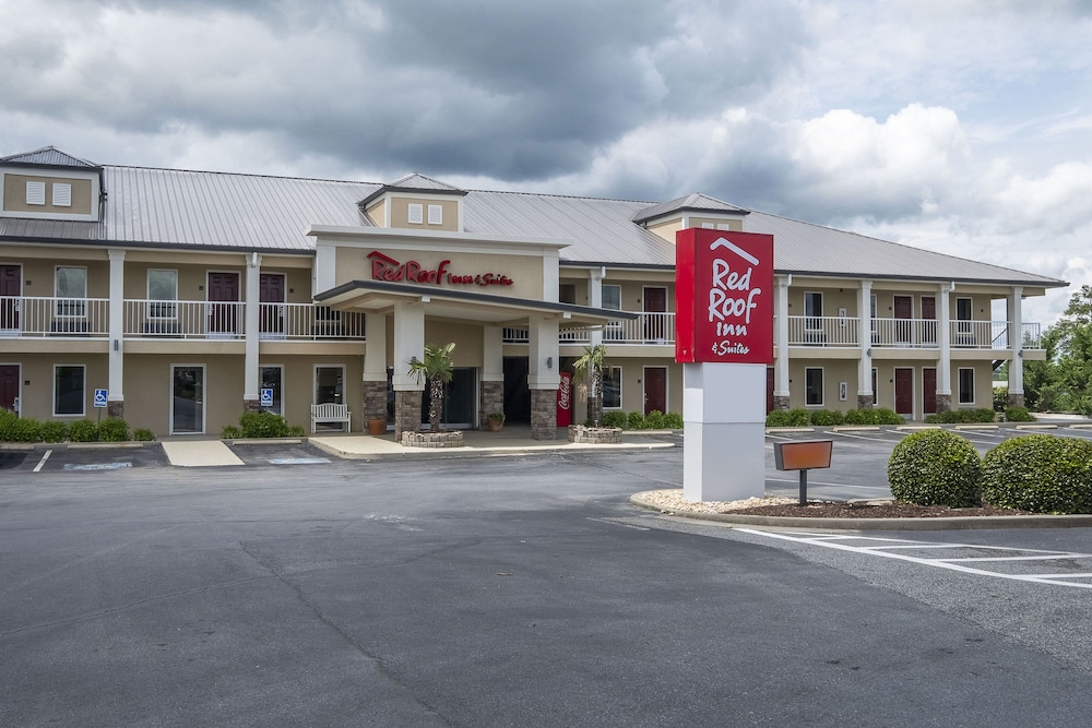 Red Roof Inn & Suites Calhoun - featured photo