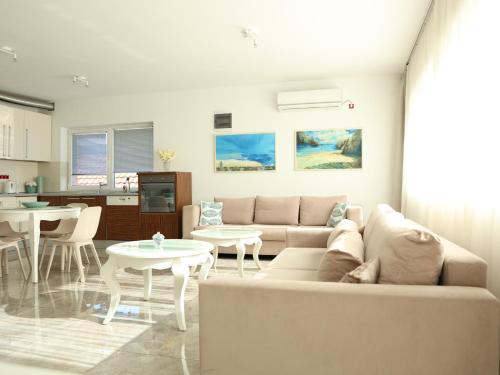 Lux House Olga — 4-Star Luxury Hotel in Ruma, Serbia