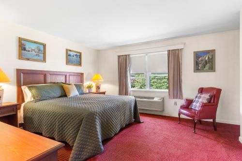 Blue Spruce Inn & Suites - photo 20