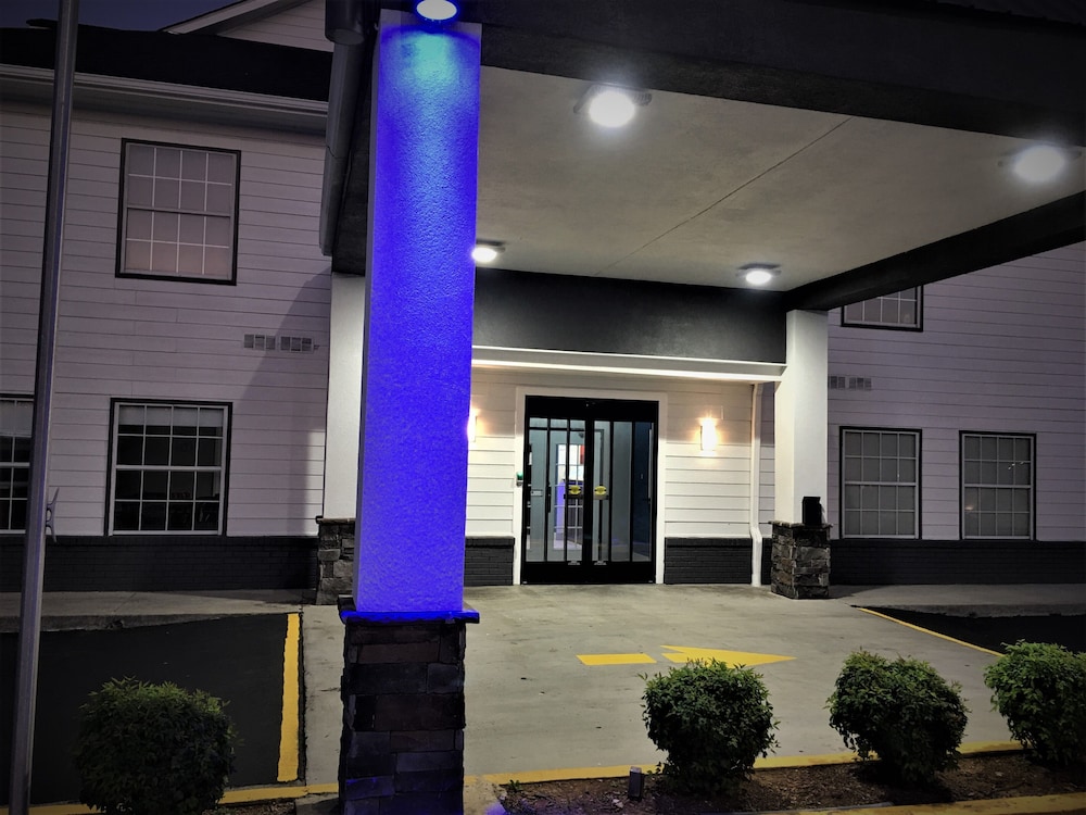 Baymont by Wyndham Adairsville - photo 24