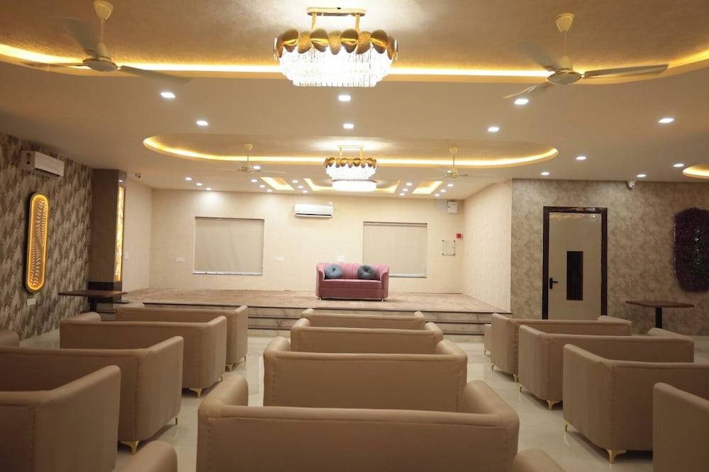 Dr Krishna Palace — Etawah