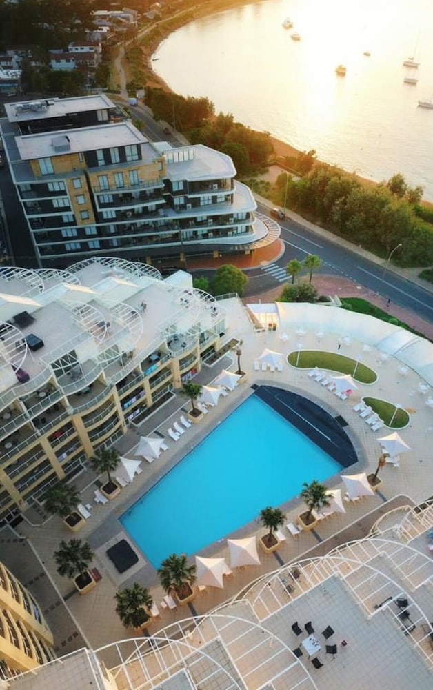 Ettalong Beach Premium Waterview Apartments — 4-Star Luxury Hotel in Ettalong Beach, Australia