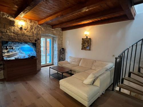 Vila More moje A2 — 4-Star Luxury Hotel in Vis, Croatia