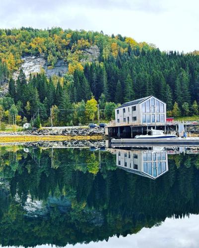 Nordic Waterside Escape - last minute hotel in Unknown City