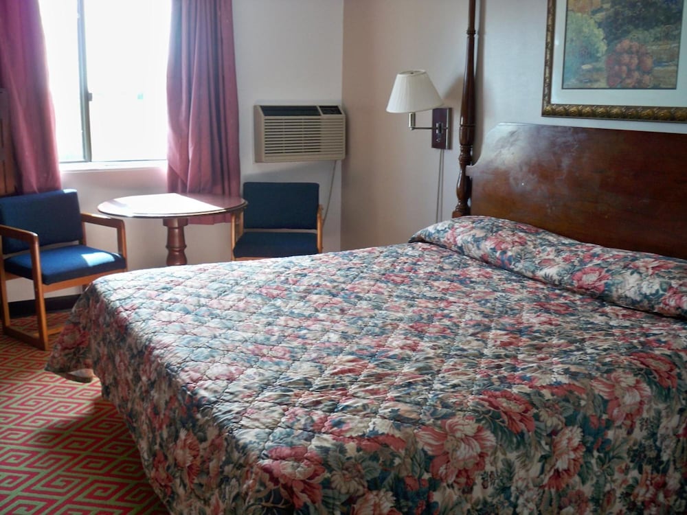 Economy Inn Wentzville - photo 12