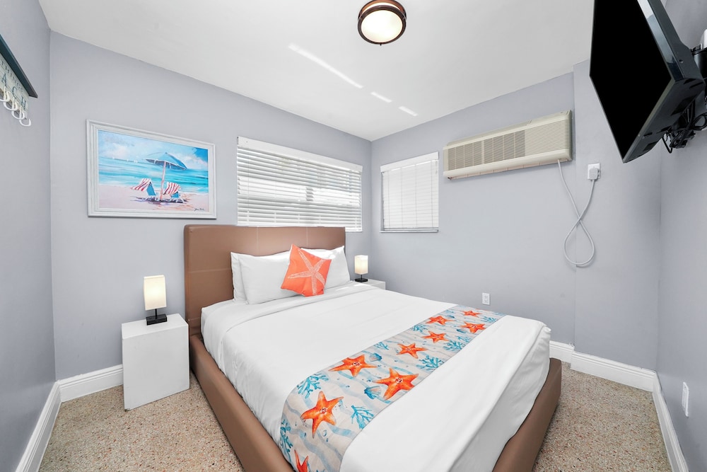 Hollywood Beach Suites - photo 18