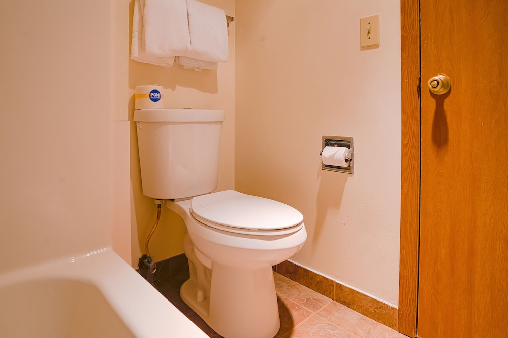 OYO Hotel Redwood Falls near Jackpot Casino - photo 39