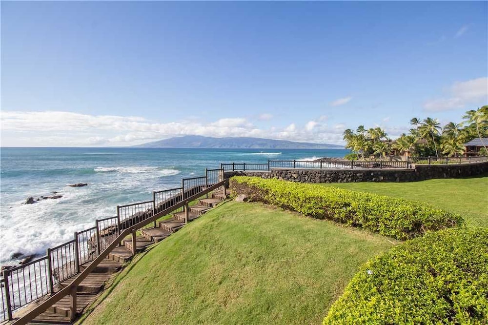Kahana Sunset E7 — 4-Star Luxury Hotel in Lahaina, United States