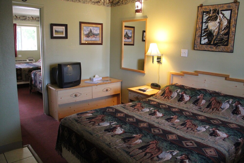 Elk Run Inn - photo 11