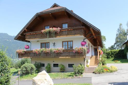 Neuhof — hotel in Ossiach