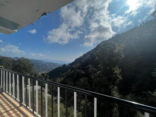 100 Stairs Holiday Home — Mussoorie — photo 2