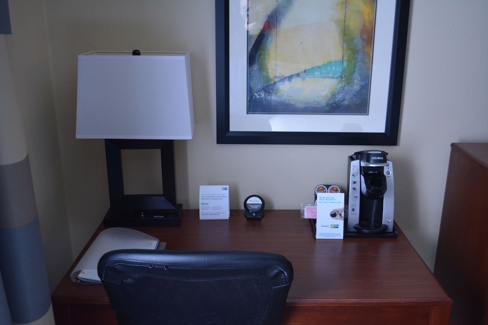 Holiday Inn Express & Suites Lancaster by IHG - photo 34