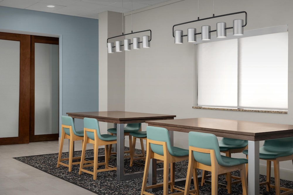 Hampton Inn Fayetteville Fort Bragg - photo 2