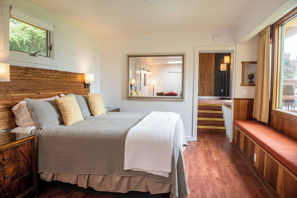 Inn at Buckhorn Cove - photo 12