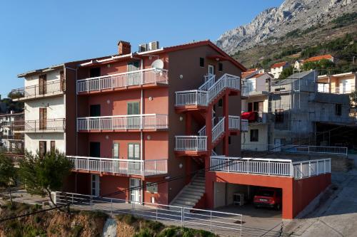 Apartments Toni — 4-Star Luxury Hotel in Omis, Croatia