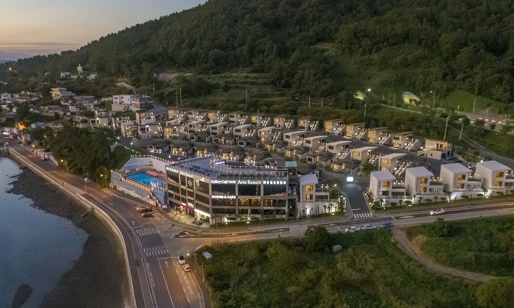 Arte Resort Spa & Pool Villa in Chinju, South Korea