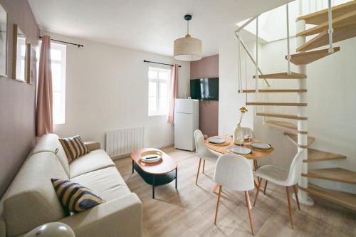 Duplex Elegant 250m Plage in Etretat, France