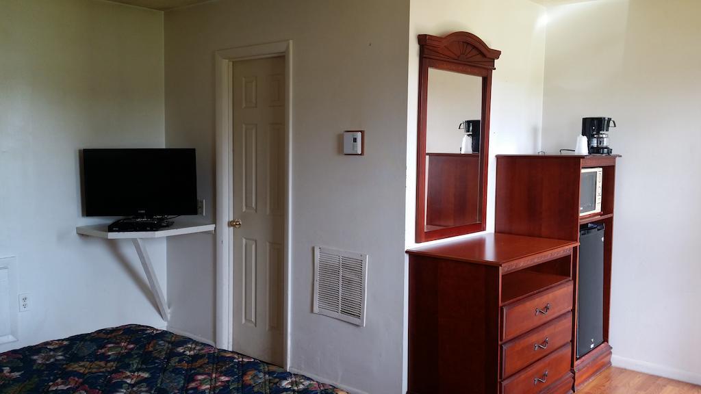 Relax Inn Smyrna - photo 13
