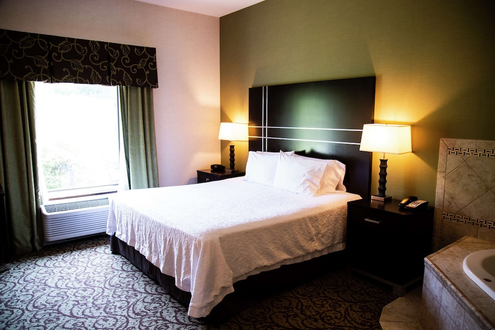 Hampton Inn & Suites Sharon - photo 54