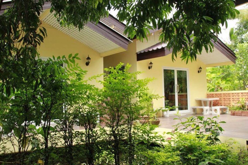 Baan Suan Phidchamika in Amphawa, Thailand