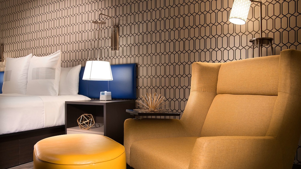 GLō Best Western Nashville Airport - photo 11