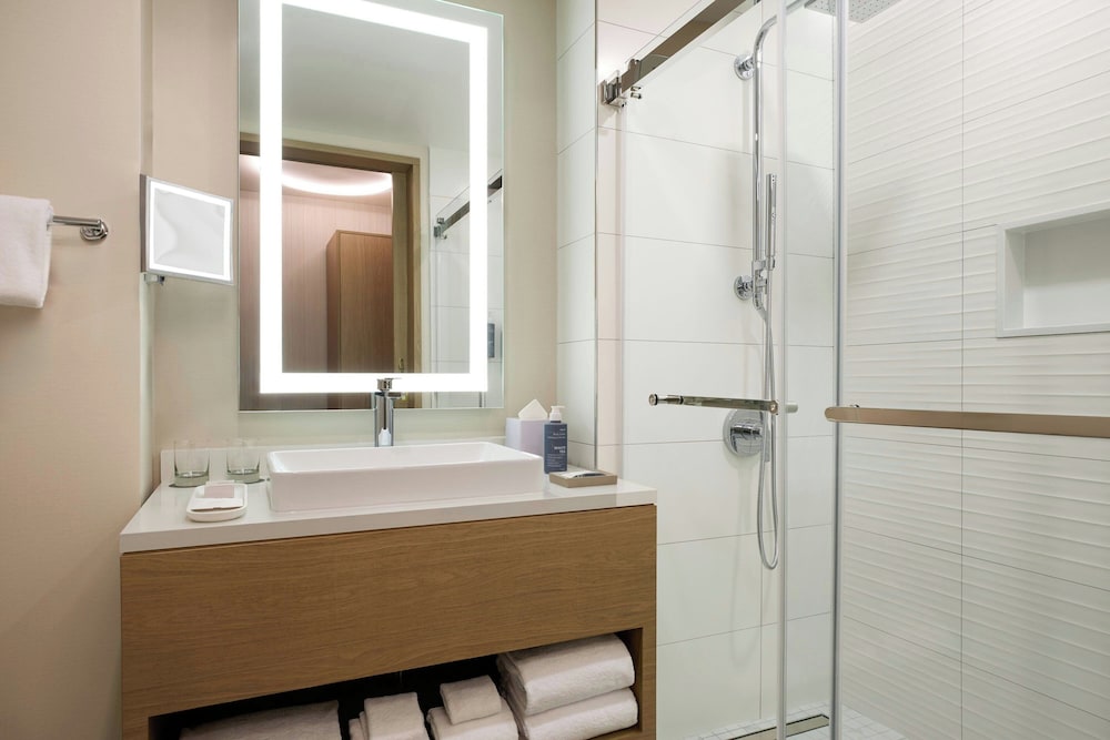 The Westin Flushing LaGuardia Airport - photo 16