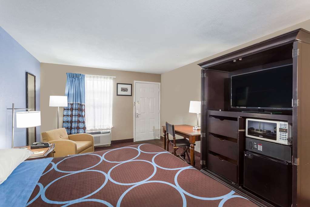 Super 8 by Wyndham Foley - photo 12