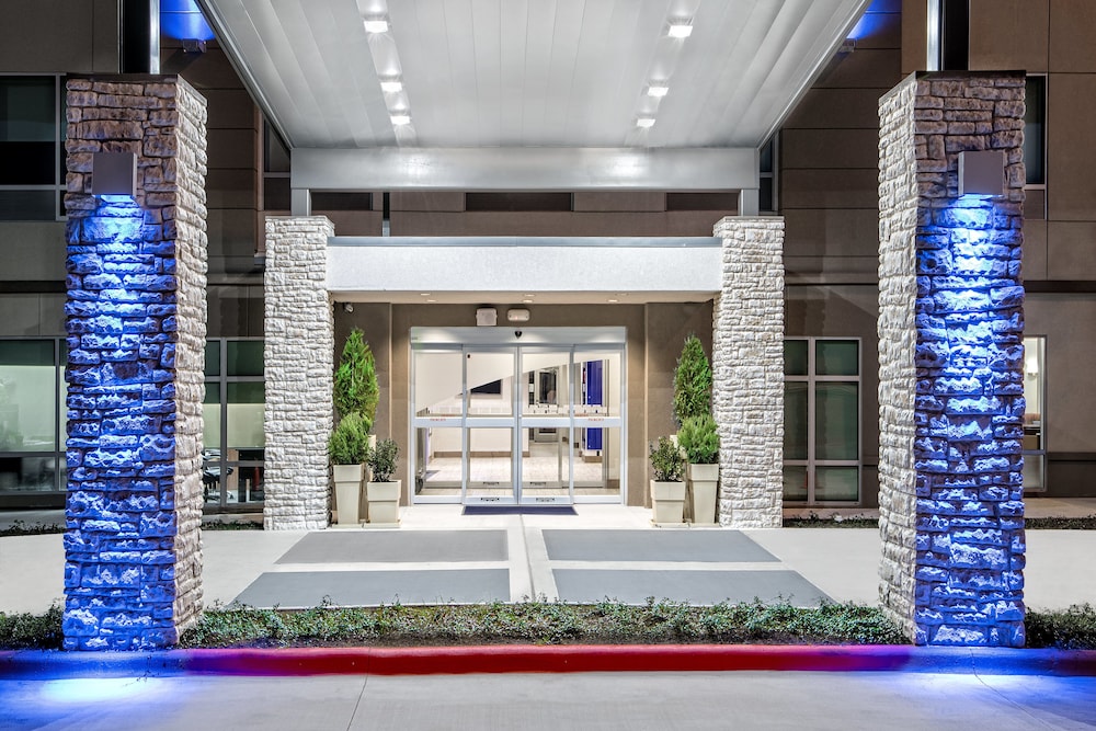 Holiday Inn Express & Suites Austin Round Rock Area by IHG - photo 35