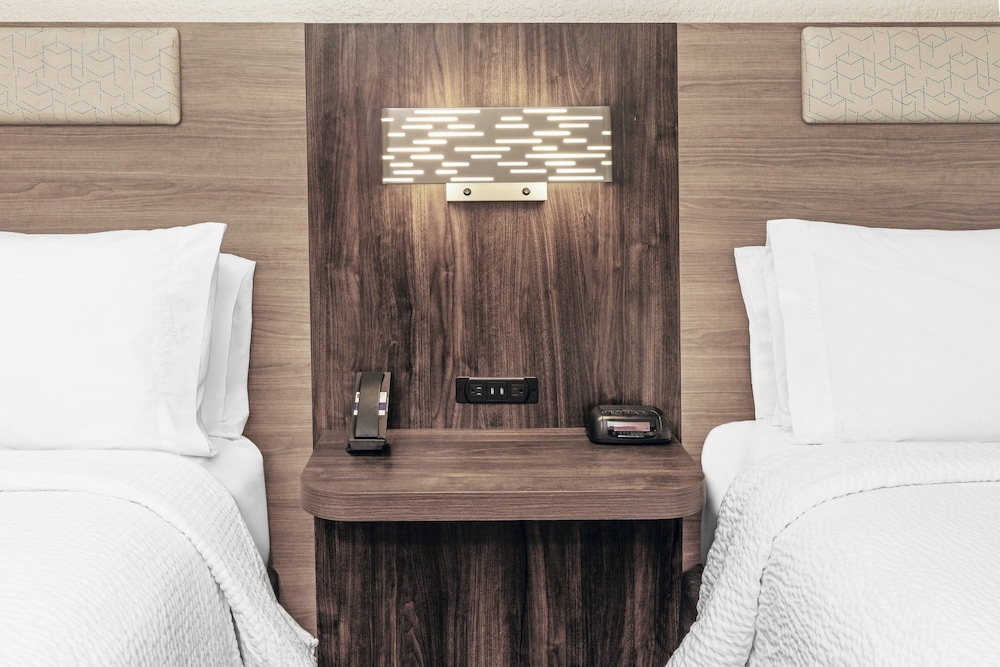 Holiday Inn Express & Suites Vicksburg by IHG - photo 32