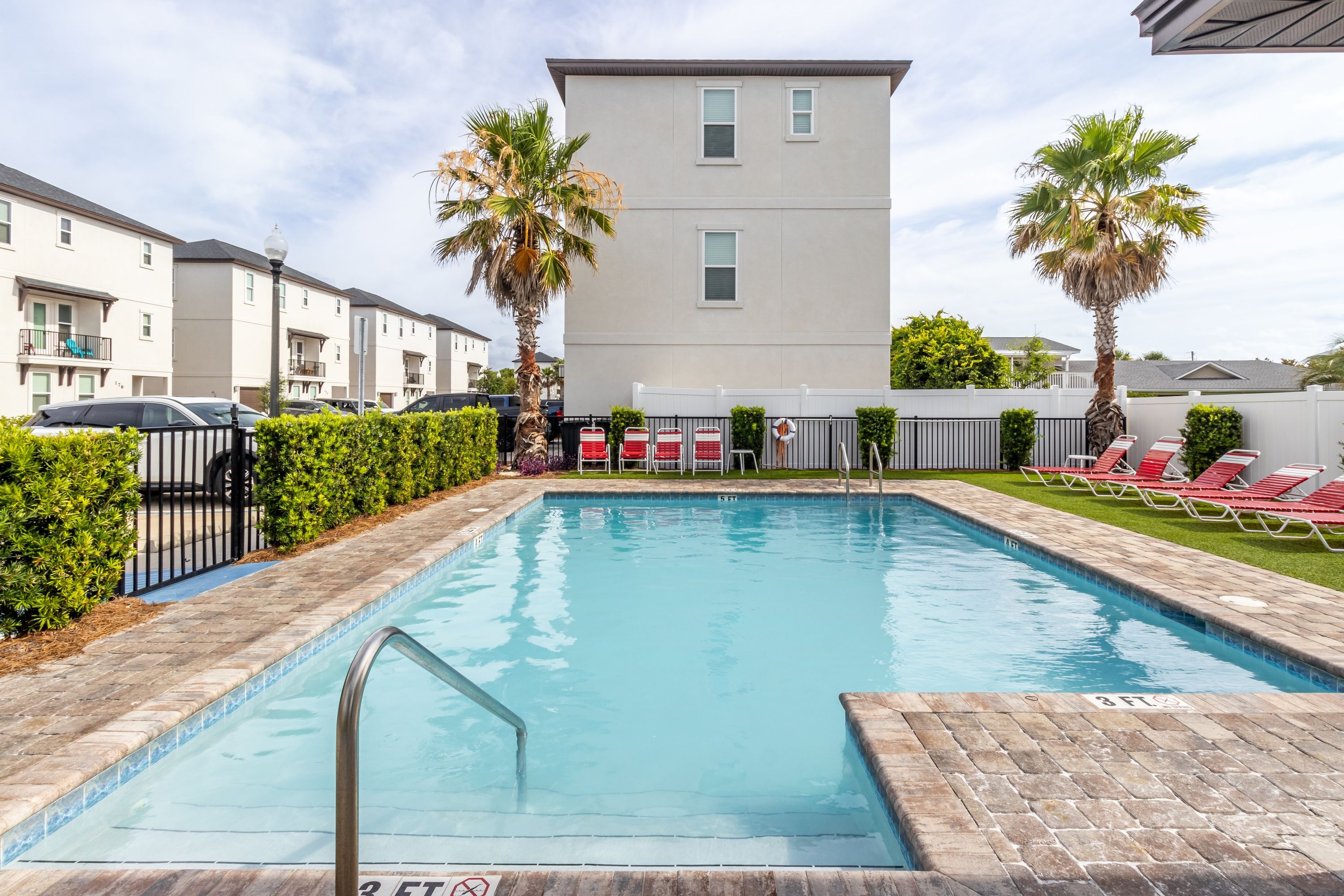 Sungazer Chateau by AvantStay Short Walk to the Beach Pool Access in Destin, United States