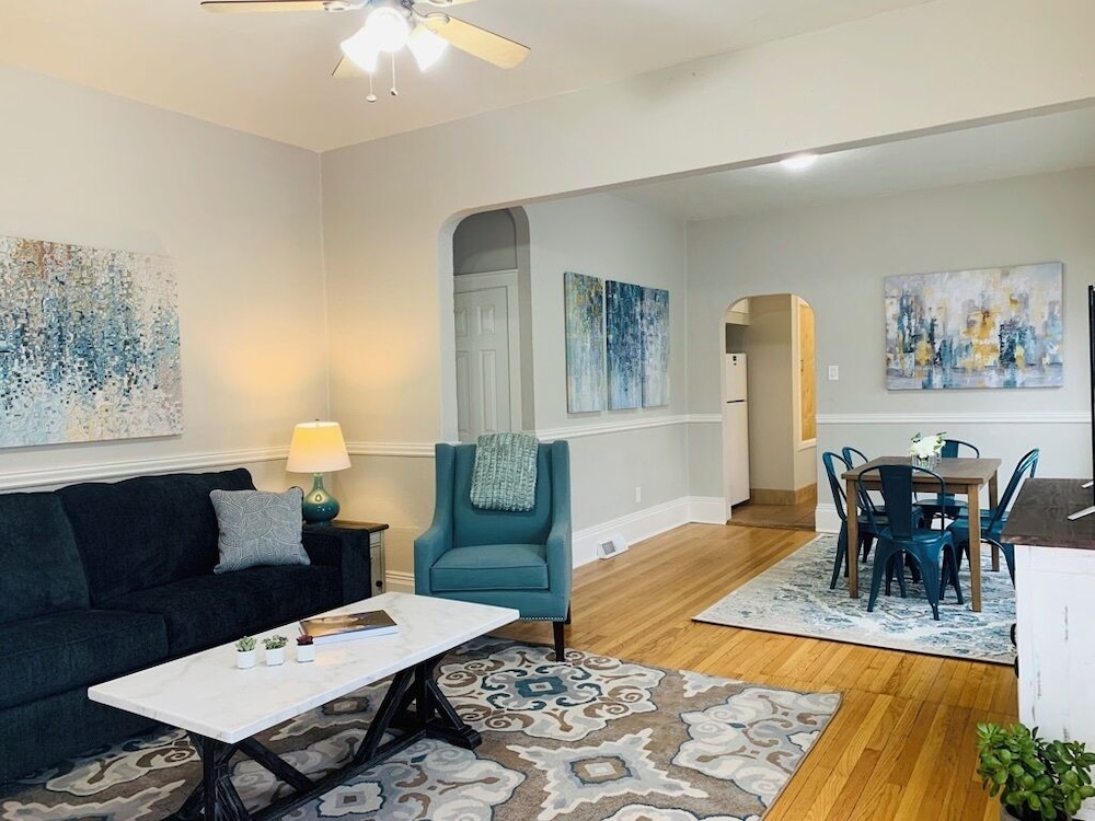 The Bungalow Retreat by UNC Free Bikes — 4-Star Luxury Hotel in Greeley, United States