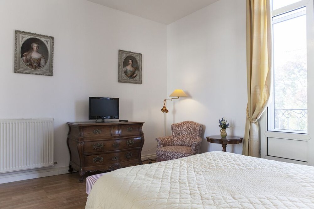 Appartement Verdun — 4-Star Luxury Hotel in Bordeaux, France