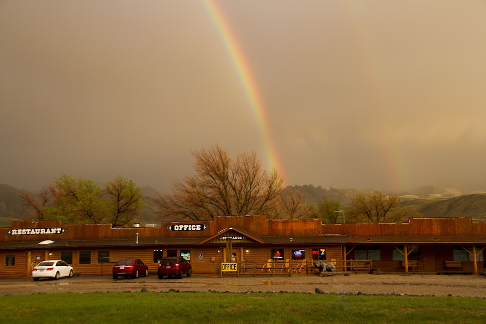Yellowstone Valley Inn - photo 67